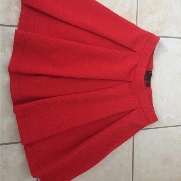 Dynamite hot red skirt - Picture 1 of 2